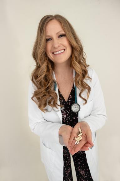 Christine Simons, FNP-C,DNP, medical provider specialize in Weight Loss, Functional Medicine, Holistic Medicine, Nursing