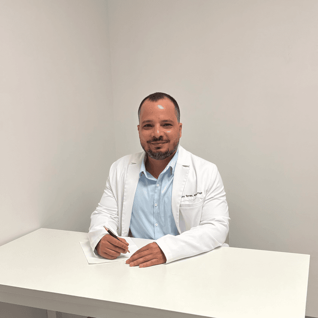 Dairo Torres , DNP,FNP-BC, medical provider specialize in Weight Loss