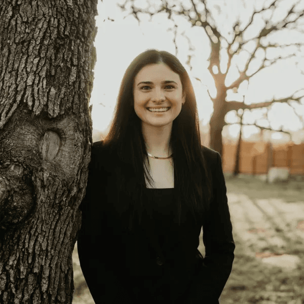 Elizabeth Showery, PMHNP-BC, medical provider specialize in Psychiatric & Mental Health