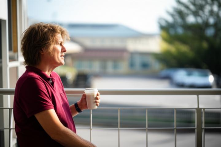 When Old Friends Bring New Anxiety: Managing Physical Symptoms of Social Anxiety in Reconnections